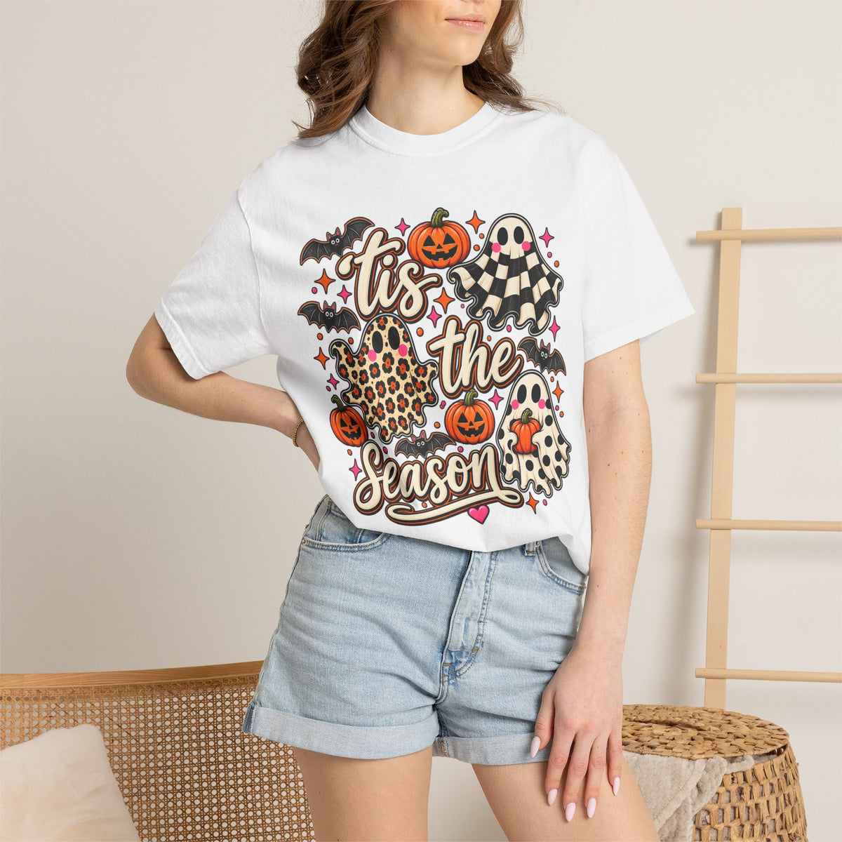 ’Tis the Season Ghost Graphic Tee – Cute Halloween Shirt