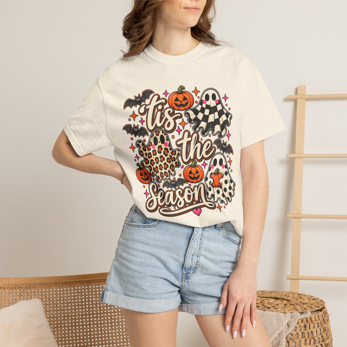 ’Tis the Season Ghost Graphic Tee – Cute Halloween Shirt