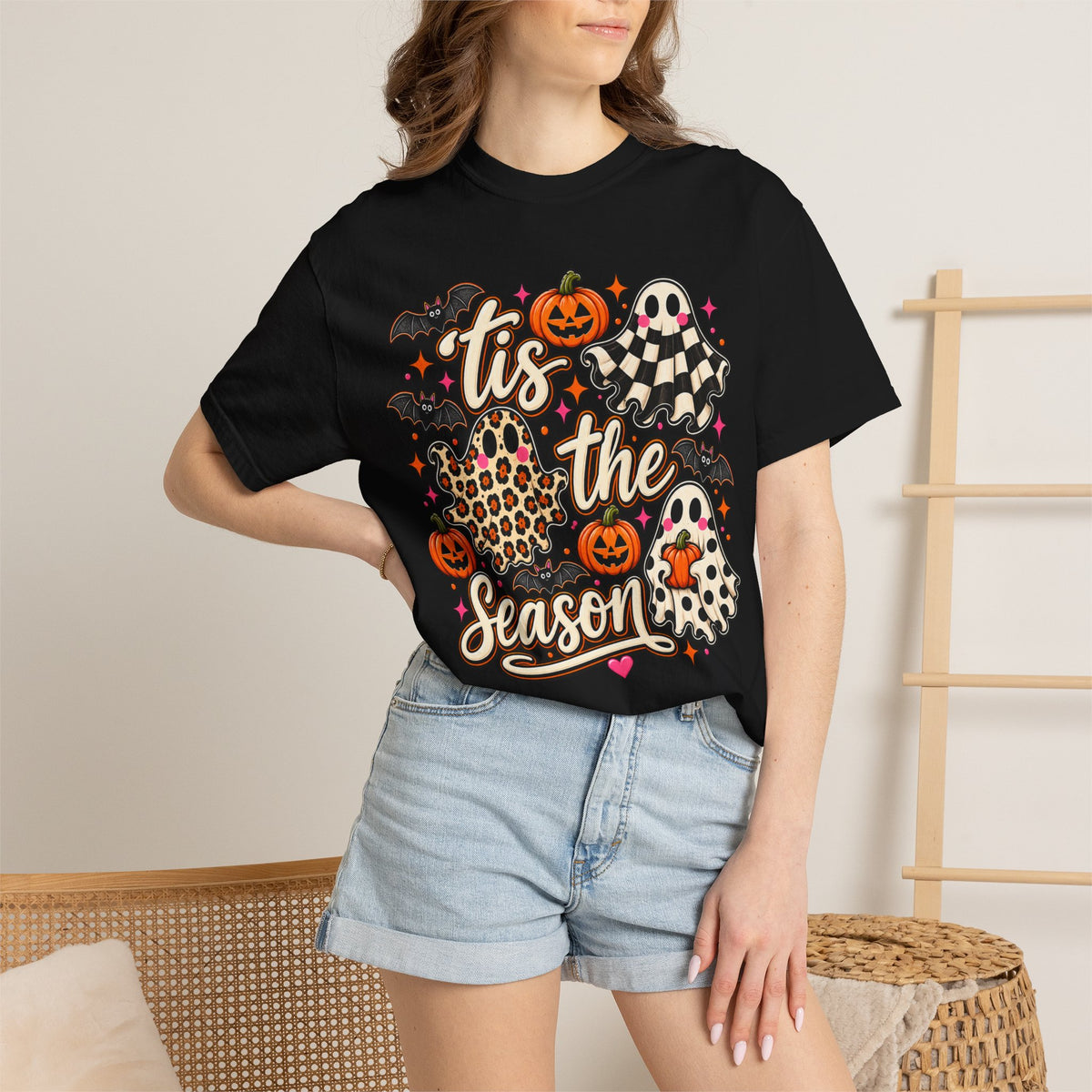 ’Tis the Season Ghost Graphic Tee – Cute Halloween Shirt