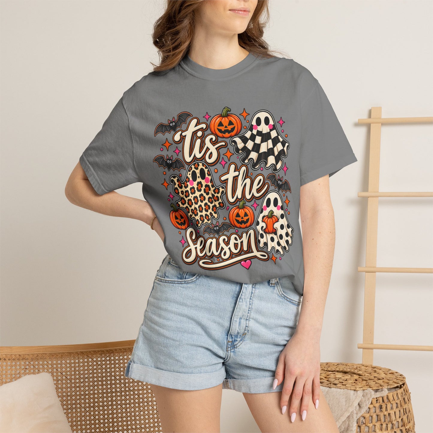 ’Tis the Season Ghost Graphic Tee – Cute Halloween Shirt