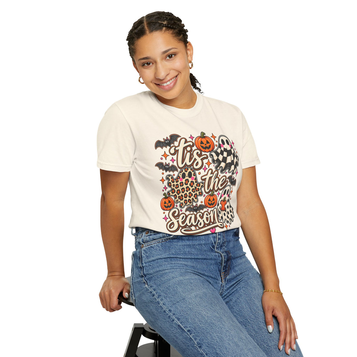 ’Tis the Season Ghost Graphic Tee – Cute Halloween Shirt